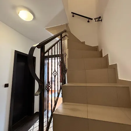 Black Horse Guest house 3*