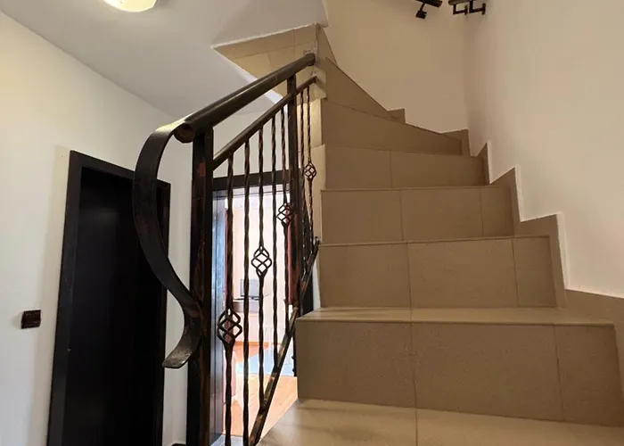 Black Horse Guest house 3*